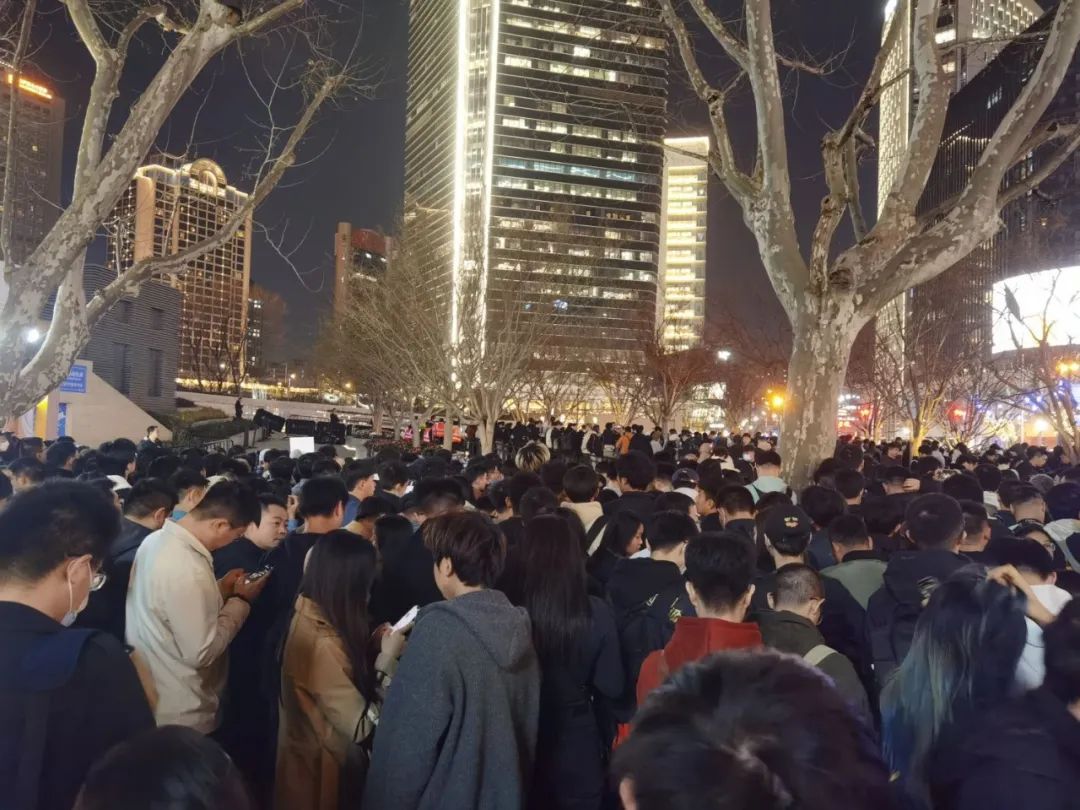 库克发文庆祝苹果零售店开业,苹果ceo库克到访北京三里屯苹果店