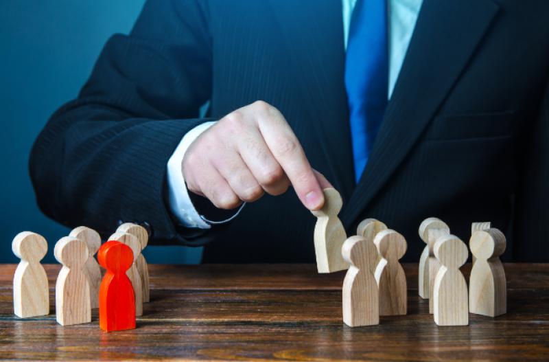 投资咨询公司疯狂招人为什么,金融行业投研岗是啥