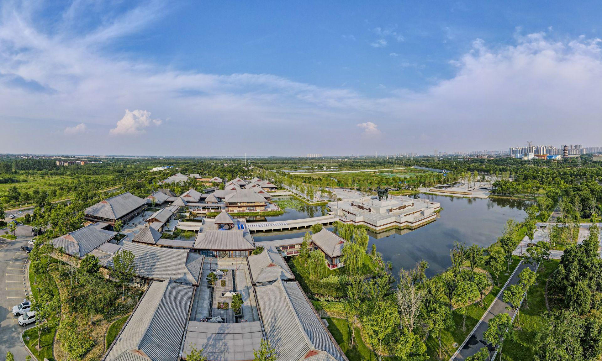 《江*风汉**》求职考察团将带大家实地探访，走进荆州市径唯客云科技有限公司！