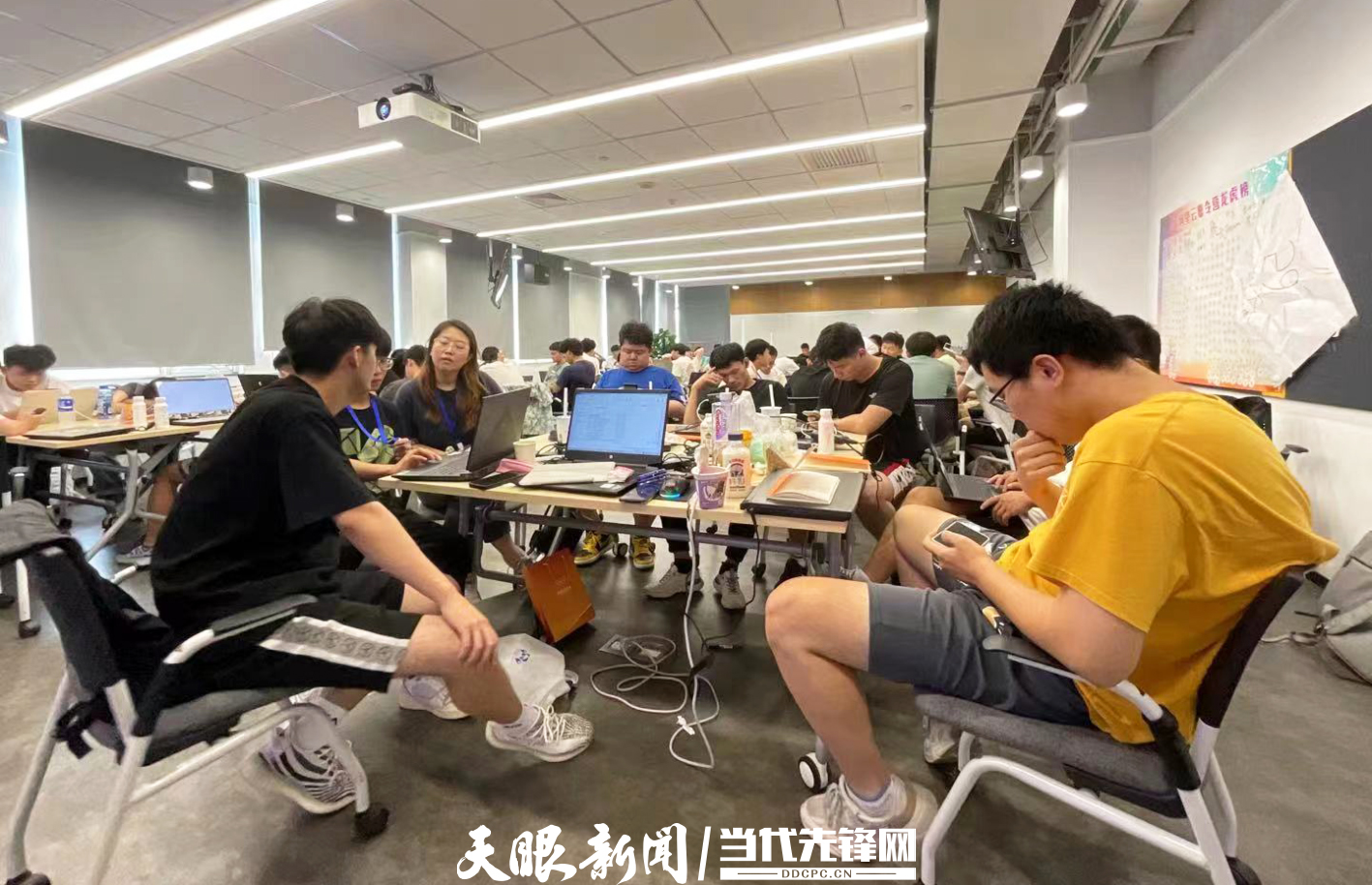 贵州日报整版︱踔厉奋发砥砺前行！贵州理工学院着力建设高水平理工大学