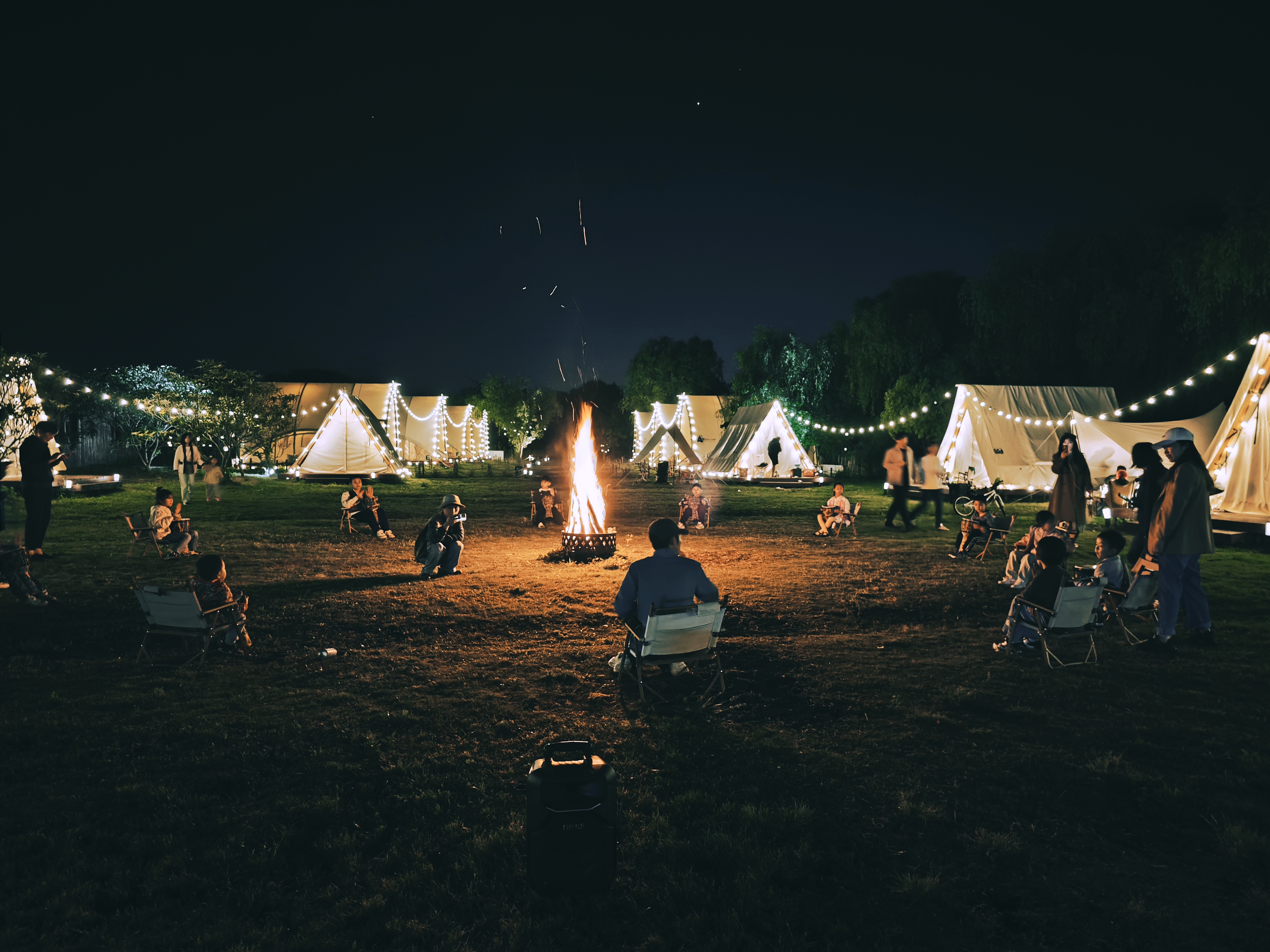 瞭望特色小镇,航拍小城镇视频