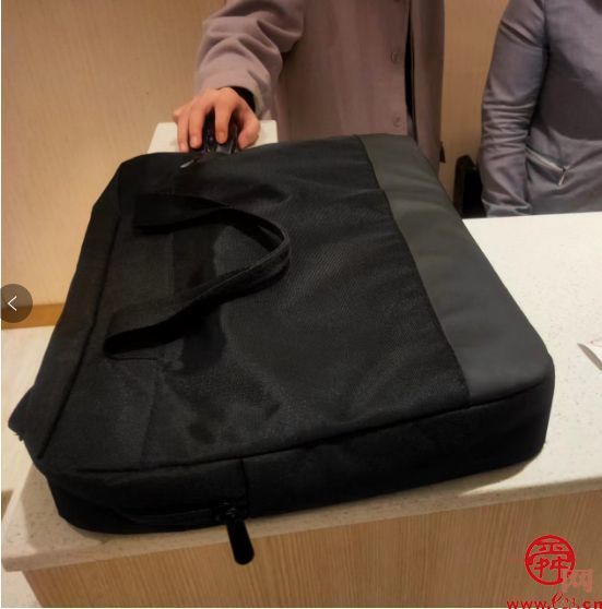 乘客遗失手机公交司机帮找回,遗失笔记本公交司机帮找回