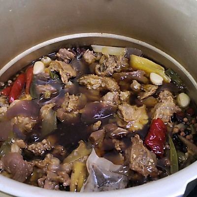 饭店筋头巴脑牛肉火锅做法,筋头巴脑火锅的做法商用