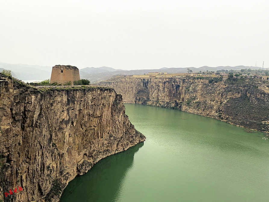 偏关黄河观景台风景区,偏关县长城和黄河握手的地方
