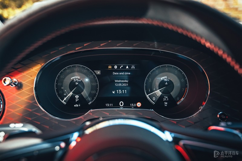 2022宾利飞驰mulliner定制版绿色,2022宾利飞驰v8mulliner定制版