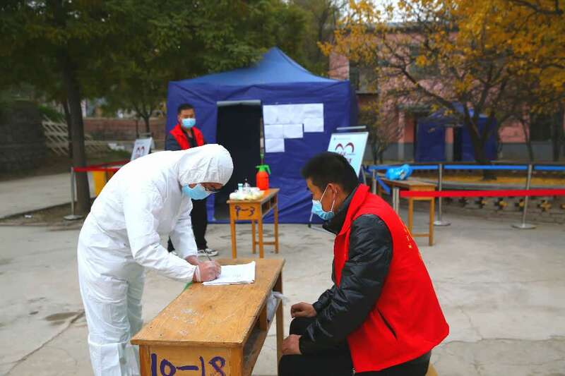 一群通勤车师傅变身大学“校园明星”