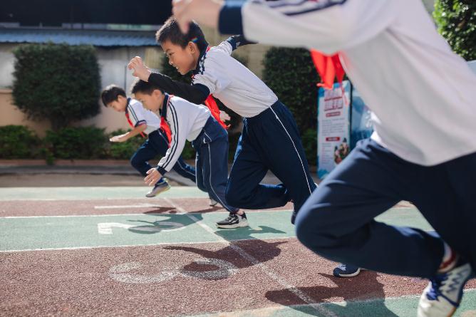 广州新塘小学校运会,广州海珠小学校运会完整的