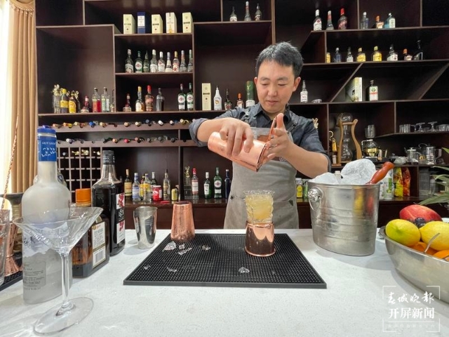 摇摇杯创业,调酒摇壶入门