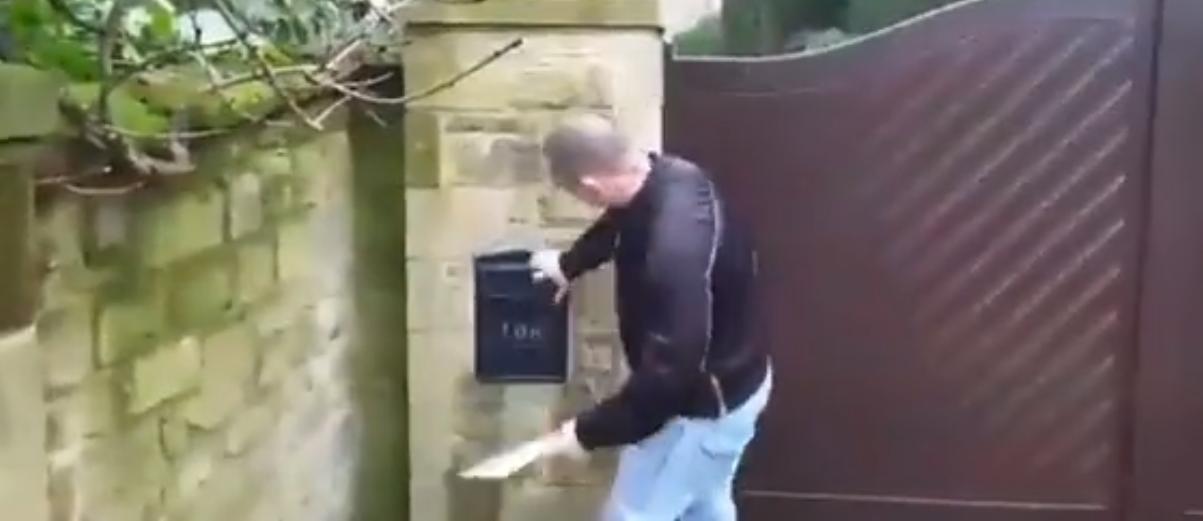 反疫苗*威示**者冲了英超传奇球星阿兰·希勒的家，结果跑错了…