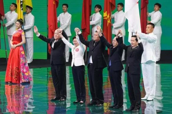 马术三项赛事件,马术事件