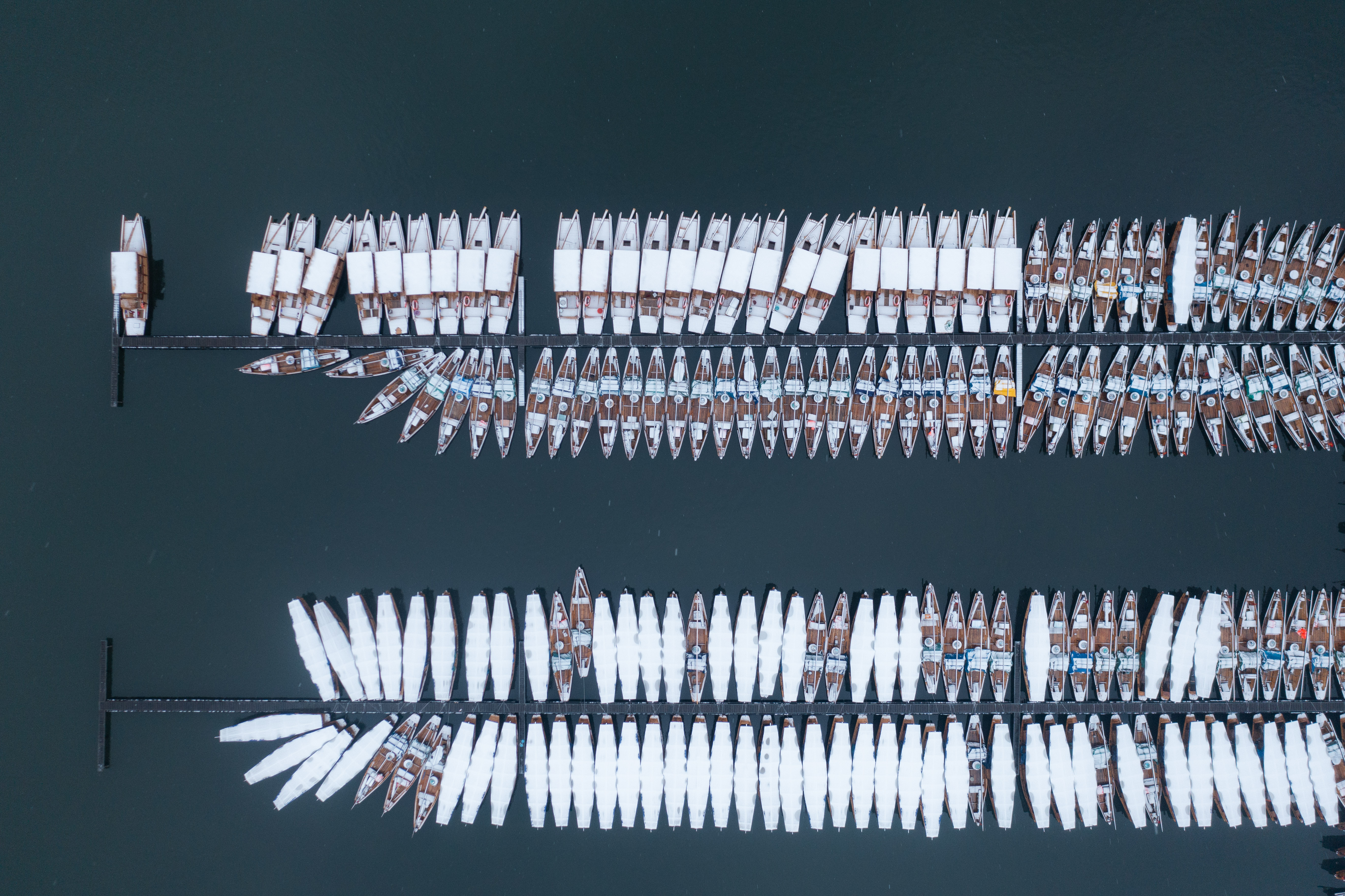 杭州西湖迎新年初雪,杭州西湖初雪美如画