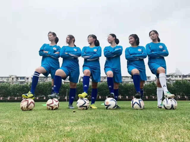 上海这个区太神奇了，“种”出了超飒的4朵铿锵玫瑰