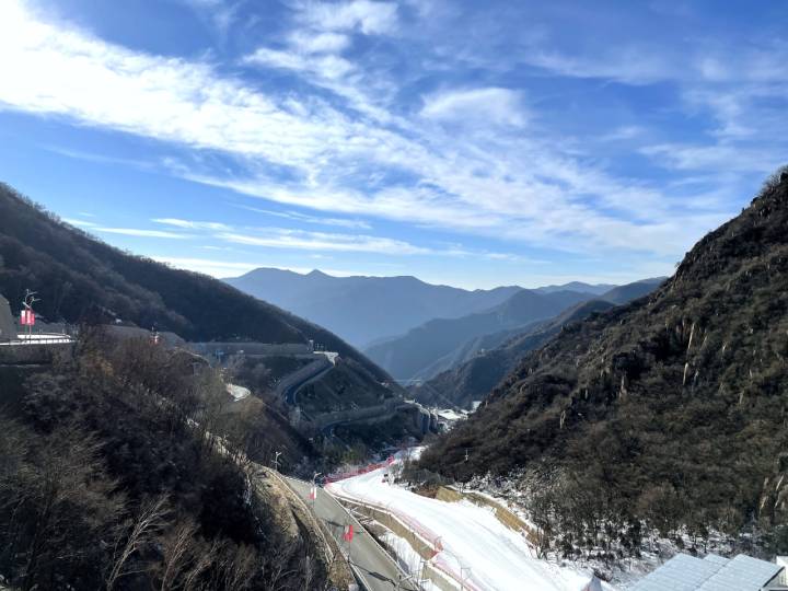 “我代购不了冰墩墩，也见不到谷爱凌，但离奥运这么近！”浙籍志愿者小伙，记录下冬奥点滴