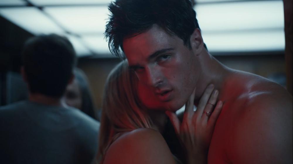 《亢奋》：性与*品毒**背后，Z世代的伤感自白