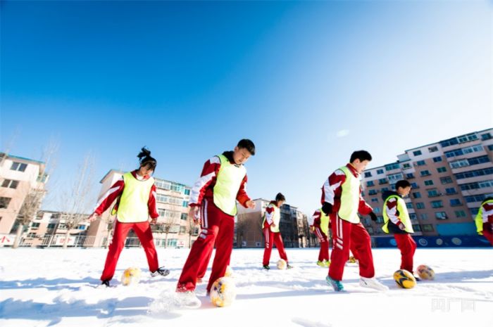 足球开学第一课,开学后的第一堂足球课