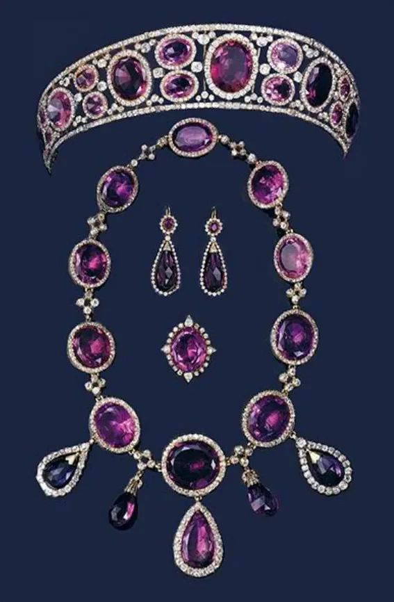 偏爱紫色的人浪漫,偏爱紫色的人是什么原因