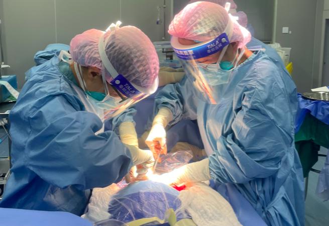 封控区孕妇临产多方救援,封控区孕产妇隔离产房顺产