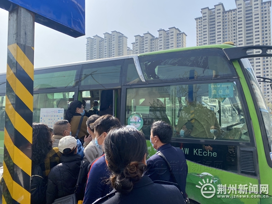 清明节客流流向,荆州清明节火车站客流