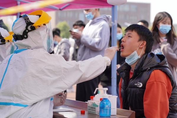 全力筑牢校园安全防控,众志成城筑牢疫情防控安全线