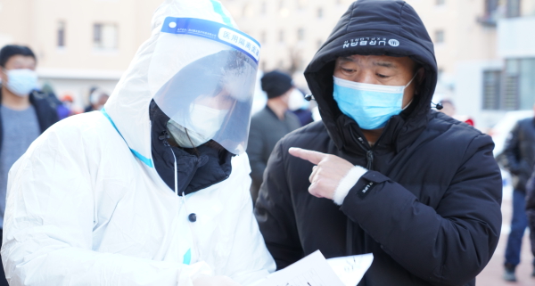 抗疫一线警营小夫妻的同心坚守,抗击疫情一线医护夫妻