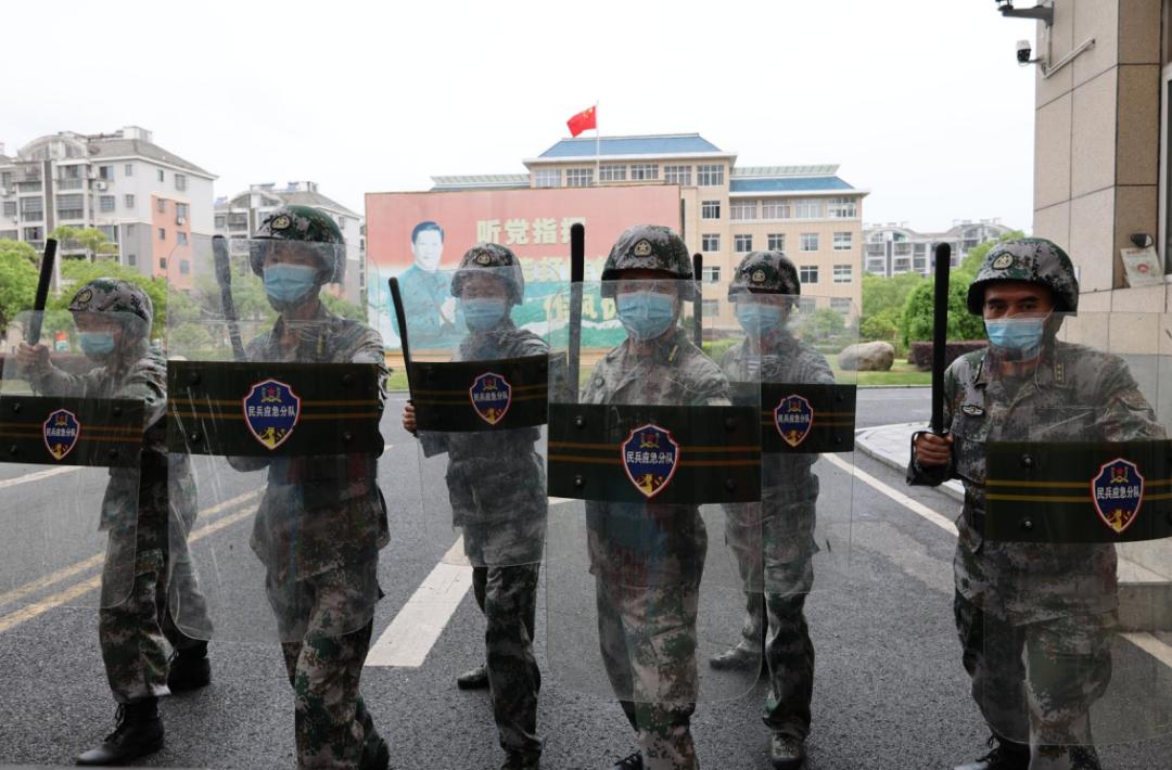 致敬战友们的图片,致敬战友的古诗句