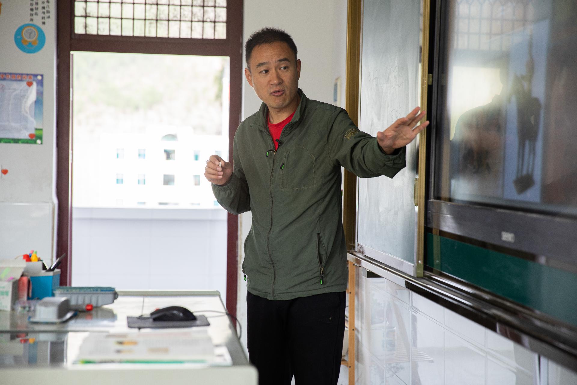 袁辉人物视频,袁辉支教视频