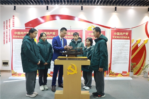 致广大而尽精微对青少年的启示,致广大而尽精微积跬步而行千里