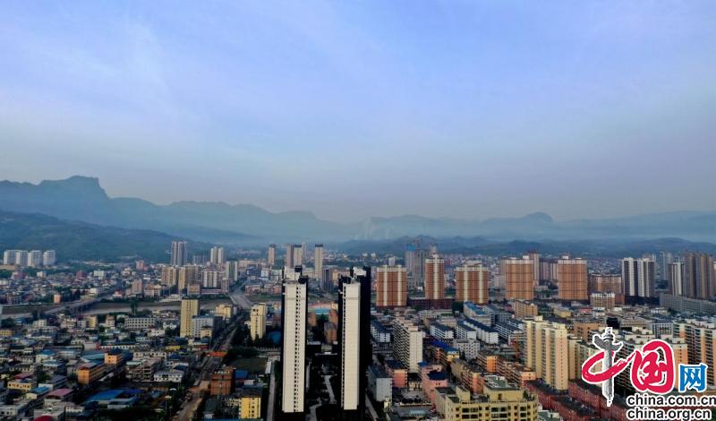 正在崛起的千年古县甘肃成县,甘肃成县县城全貌