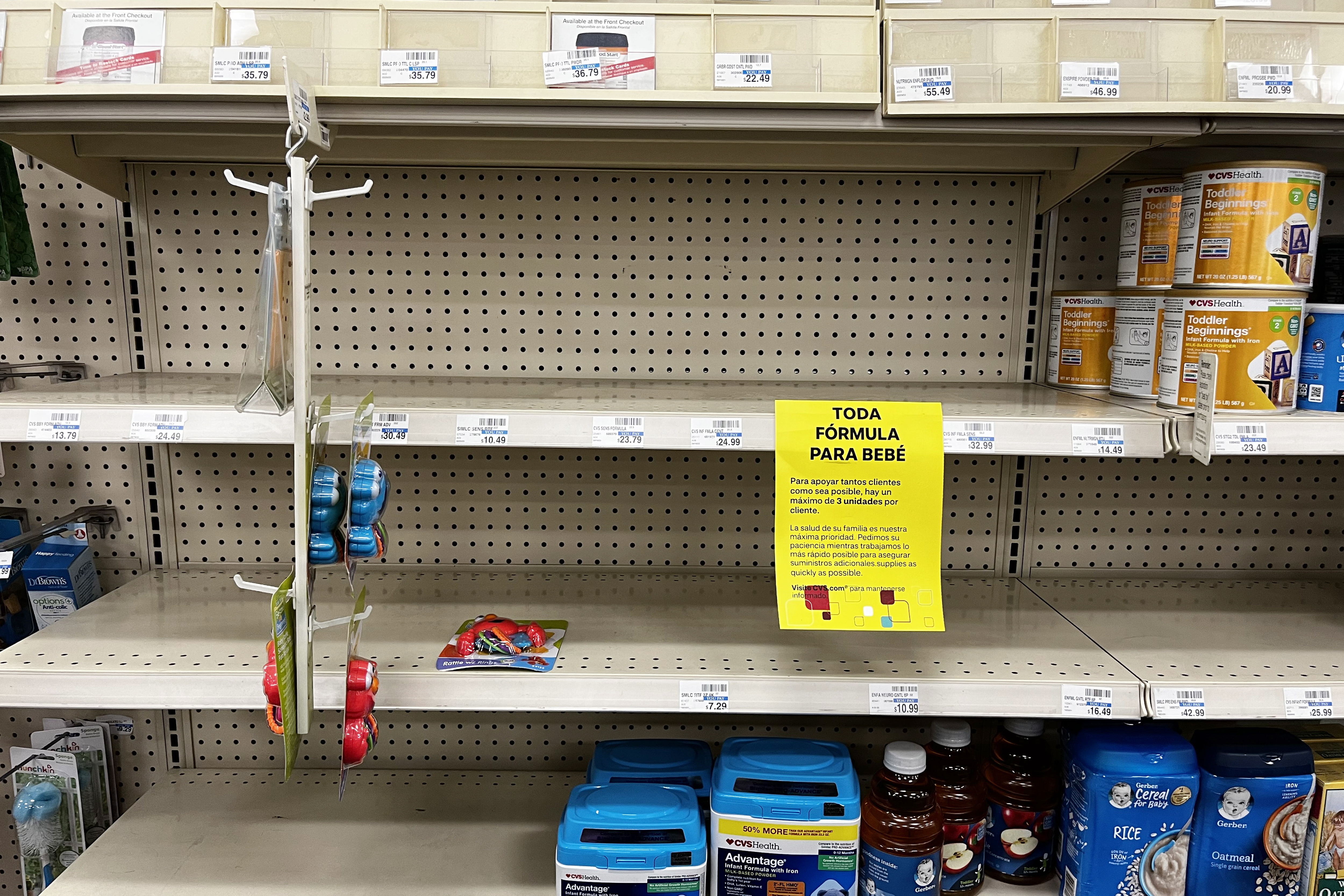 美国奶粉荒为何一罐难求,美国奶粉荒缺货率90%