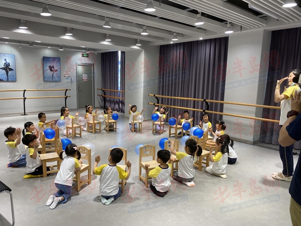 楂樿川閲忕殑鍥湰鏁欏鐮斾慨娲诲姩,浼樿川鍥湰璇剧▼