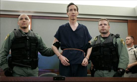 *伦乱**+恋童!他娶了80多个老婆,性侵多名未成年少女,连继母都不放过……