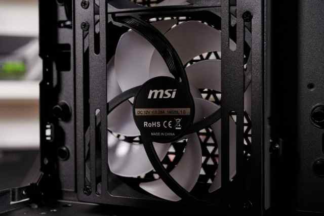 微星战神700机箱,微星700RL机箱