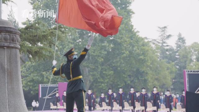 我在这里挺好,我在这里挺好的周深