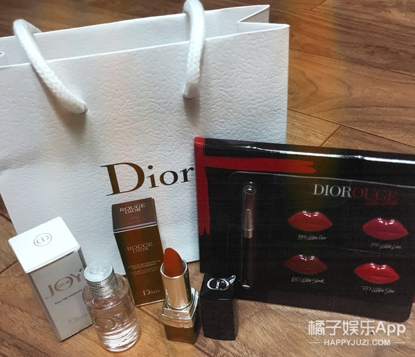 唯一的姐后有唯一的哥，追星只付出没回报？王嘉尔傅菁曾逆应援？