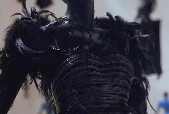 三宅一生临终时一段话,三宅一生最经典的是什么