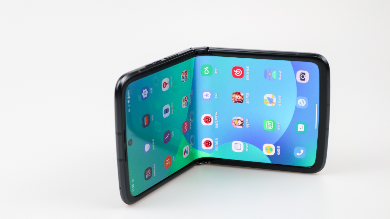 折叠屏新品motorazr2022,moto折叠屏razr2023发布会