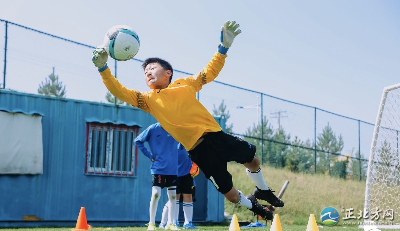 呼和浩特青少年足球训练营,呼和浩特青少年足球对抗赛