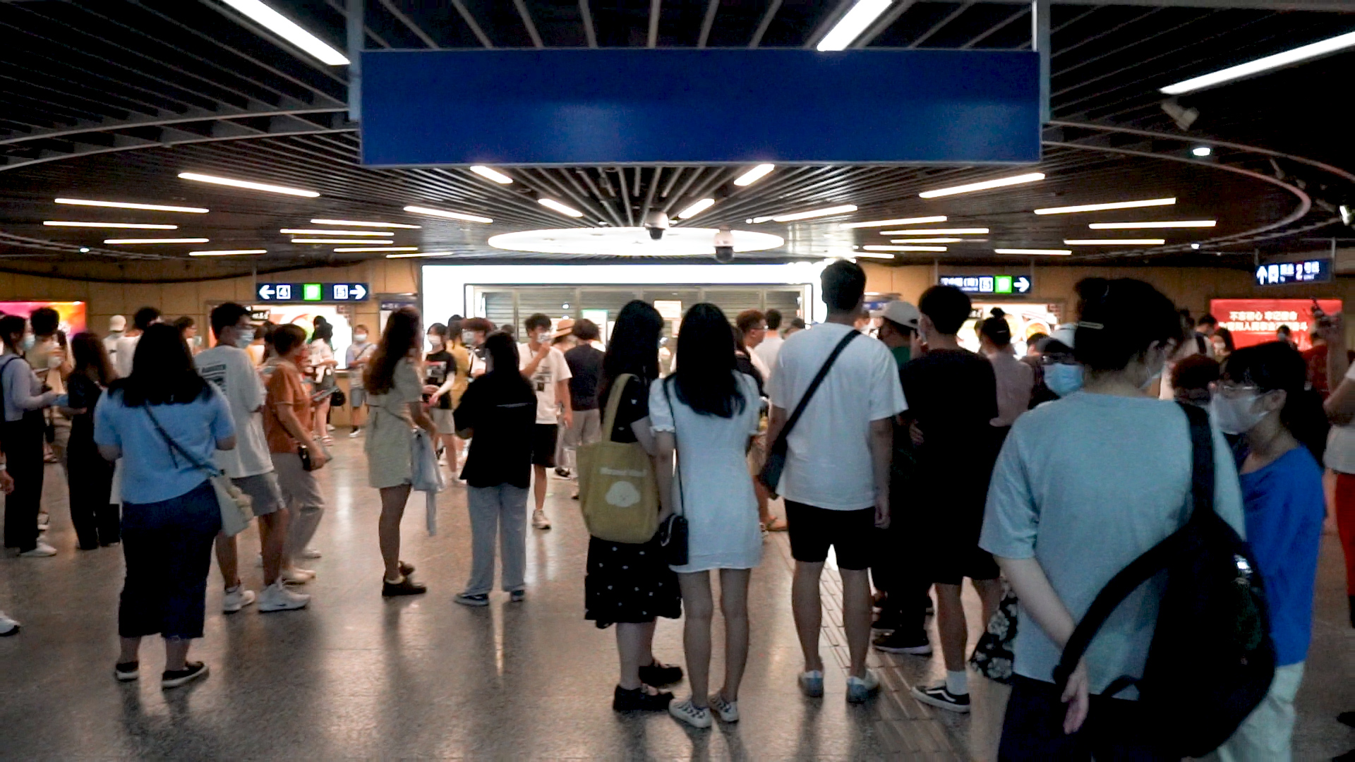 现在的网红奶茶店怎么样,网红奶茶店新店排队要多久