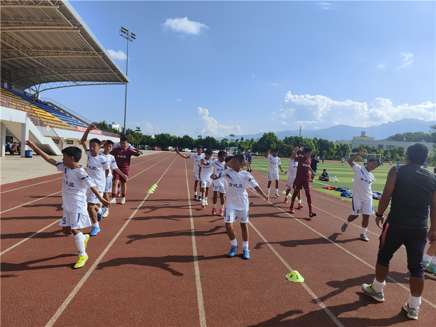 云南丽江中冠足球甲级联赛,丽江足球队比赛