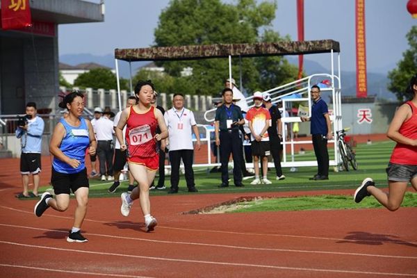 用自强不息诠释奥林匹克精神——怀化市第三届残疾人运动会掠影