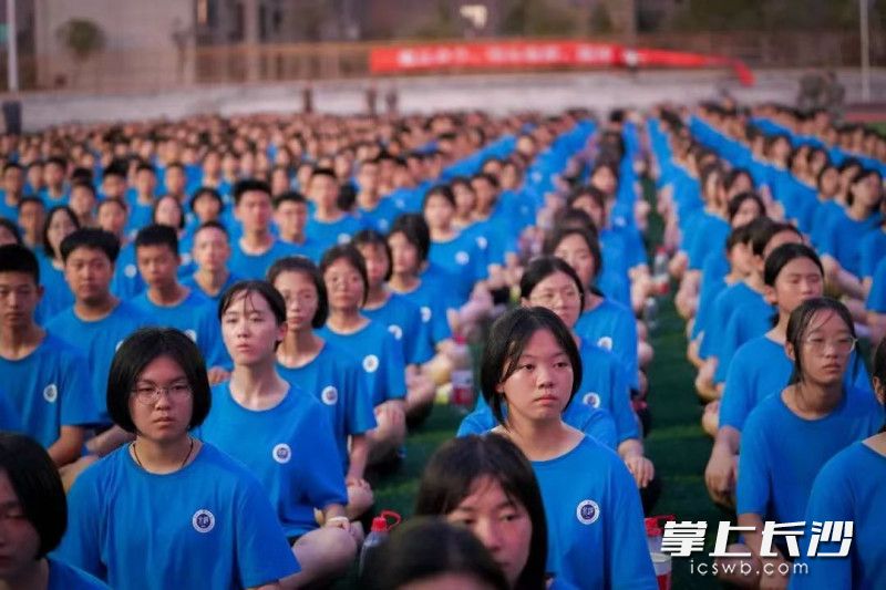 天气太热学校非要军训,高中每学期都要军训吗