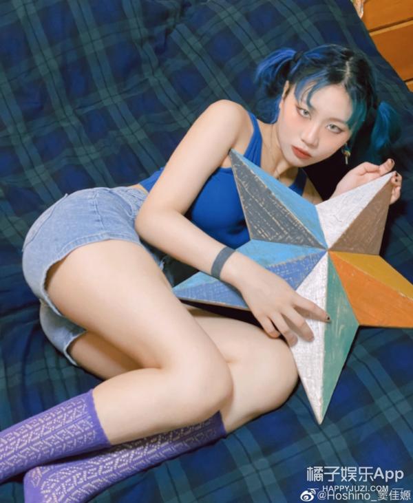 窦唯二女儿窦家媛近照,岳明辉窦佳嫄直播