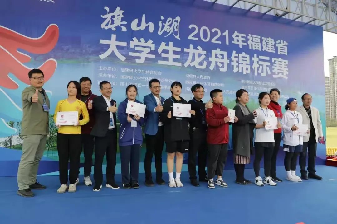 体育运动学校赛艇训练,体育课游泳项目