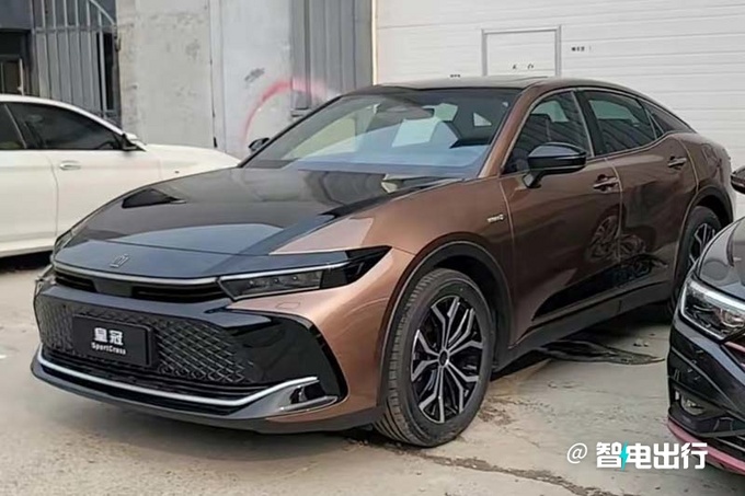 丰田全新皇冠国内实车曝光,日本丰田2020款皇冠轿车