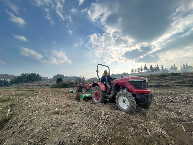 种烟达人吴春庆：勤奋创新奔富路