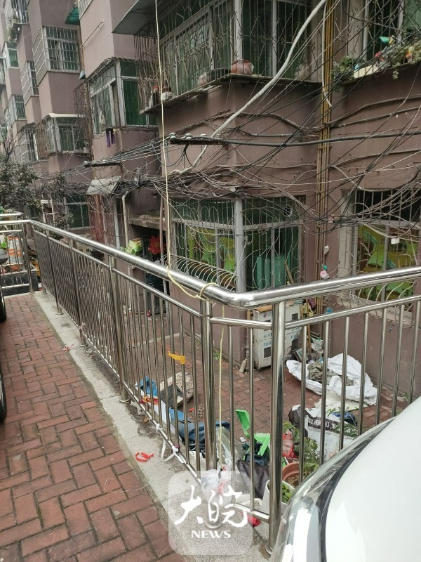 合肥某小区发生火灾事件,合肥一高层住宅楼深夜突发火灾