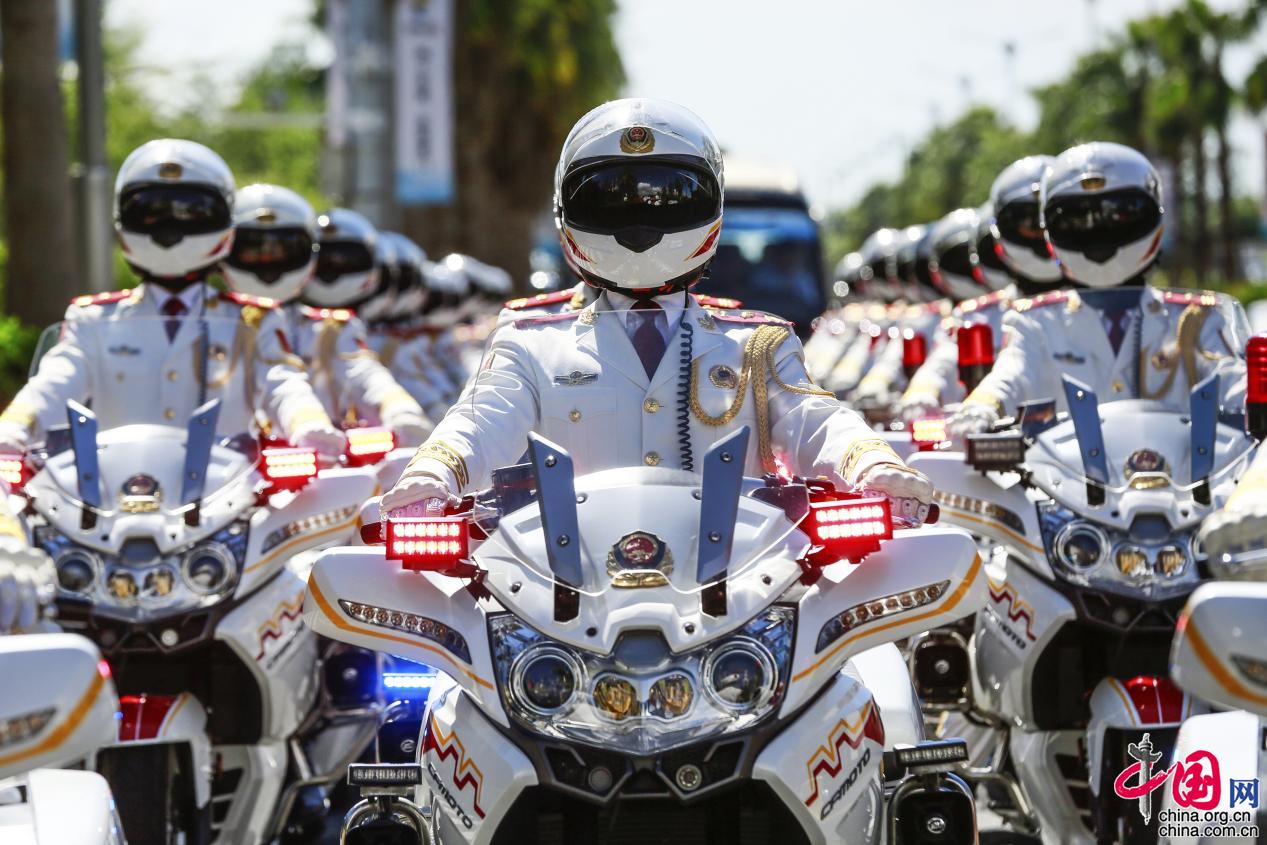 走进*警武**国宾护卫队体验“中华第一骑”骑手养成记