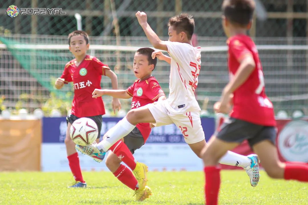 代表中国出战的足球队孩子,代表中国出战足球队员