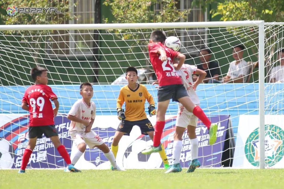 我的足球队,我的足球队昂首向前