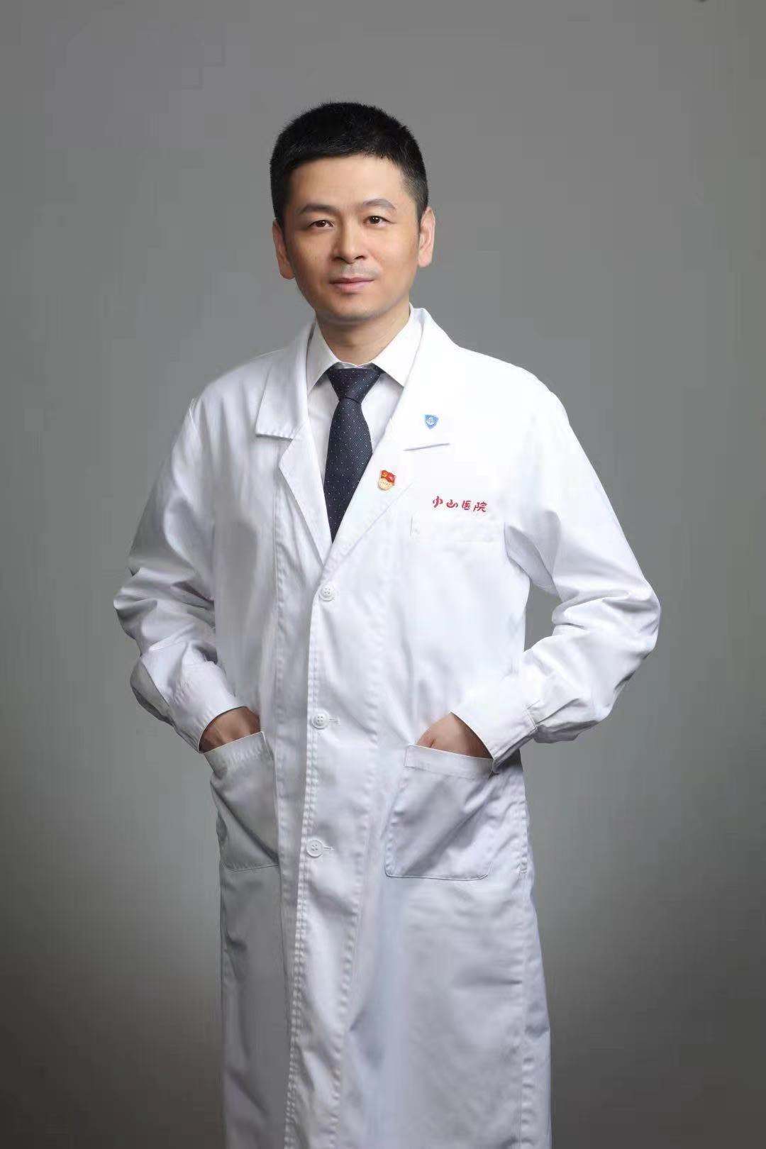 感染新冠后痰里有血丝用什么药,感染新冠后咳嗽痰中有血丝怎么办